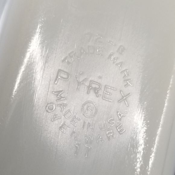 Pyrex Vintage 1970s Butterfly Gold Covered Butter Dish 72-B Milk Glass - Picture 8 of 9